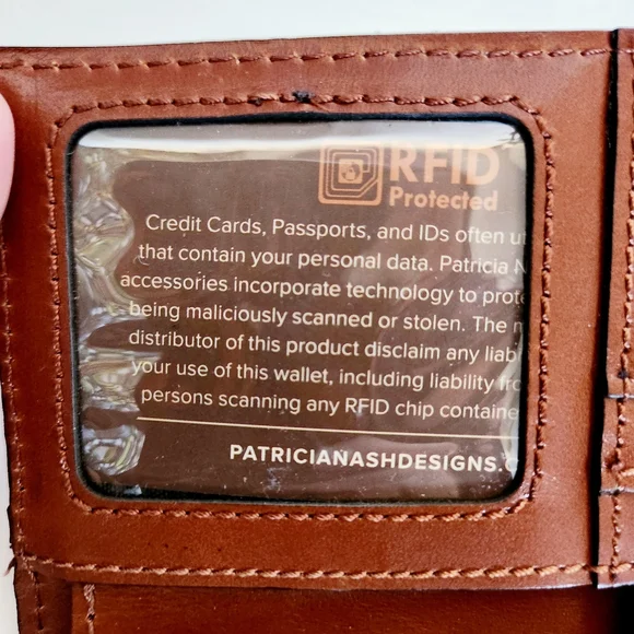 NWT Patricia Nash Brown Leather Wallet - Picture 4 of 9